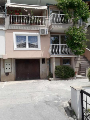 Dona Apartments